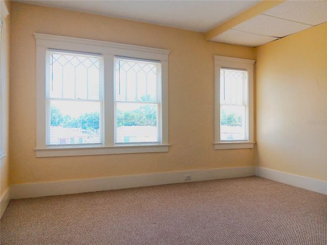 830 37TH AVENUE S, St Petersburg, FL 33705