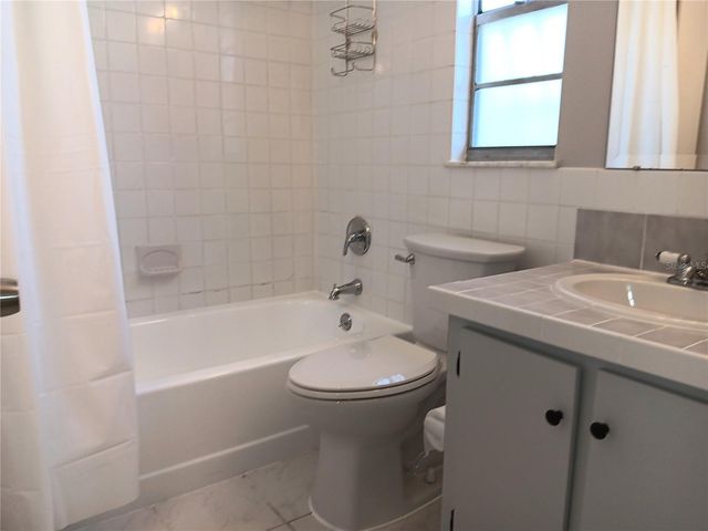 830 37TH AVENUE S, St Petersburg, FL 33705