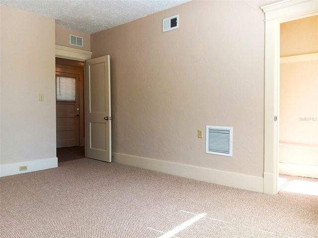 830 37TH AVENUE S, St Petersburg, FL 33705