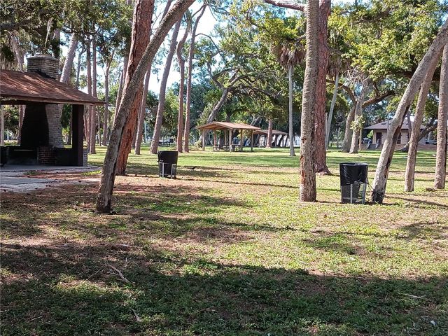830 37TH AVENUE S, St Petersburg, FL 33705
