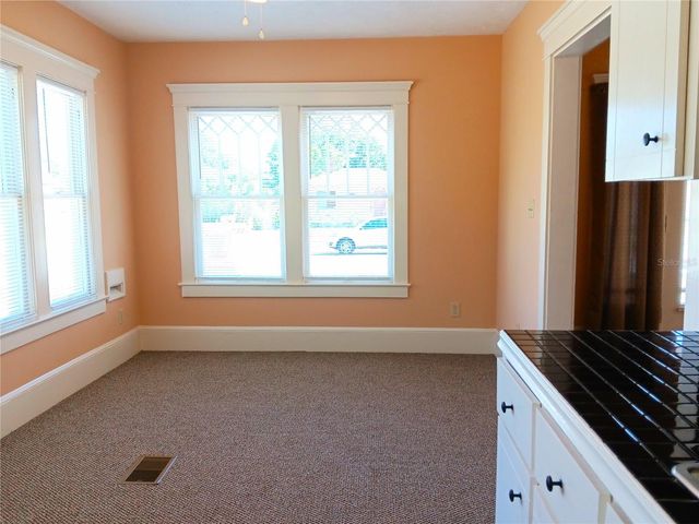 830 37TH AVENUE S, St Petersburg, FL 33705