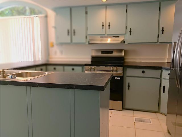 830 37TH AVENUE S, St Petersburg, FL 33705