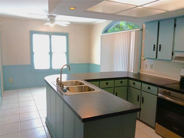 830 37TH AVENUE S, St Petersburg, FL 33705