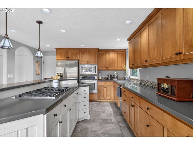 177 Ne 34TH Ct, Hillsboro, OR 97124