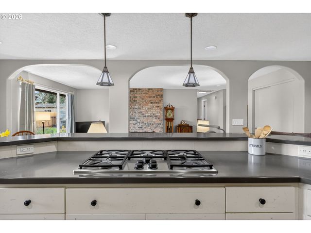 177 Ne 34TH Ct, Hillsboro, OR 97124