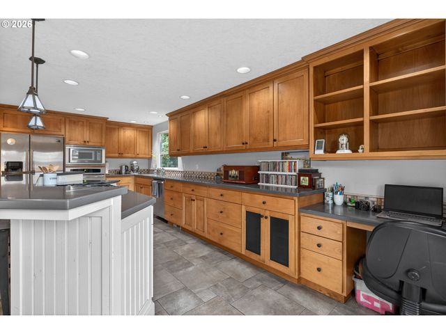 177 Ne 34TH Ct, Hillsboro, OR 97124