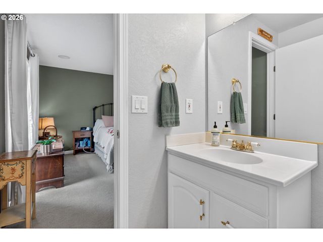 177 Ne 34TH Ct, Hillsboro, OR 97124