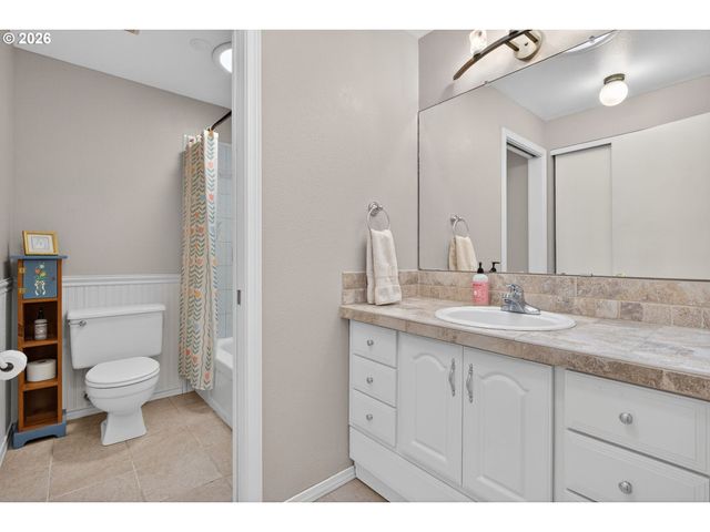 177 Ne 34TH Ct, Hillsboro, OR 97124