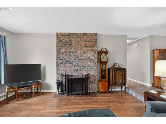 177 Ne 34TH Ct, Hillsboro, OR 97124