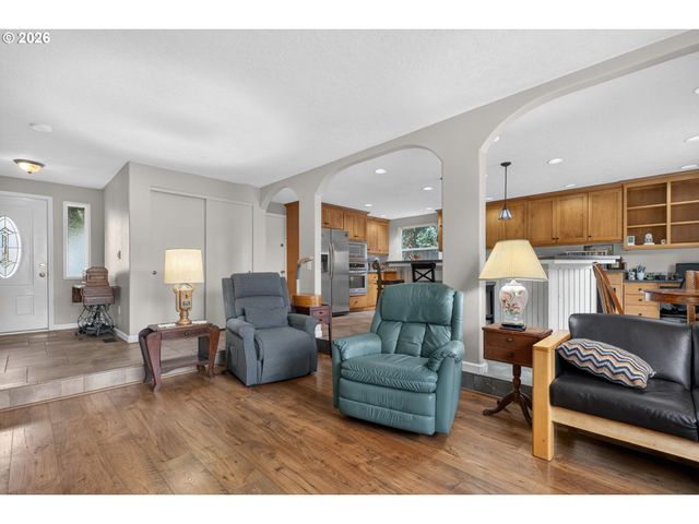 177 Ne 34TH Ct, Hillsboro, OR 97124