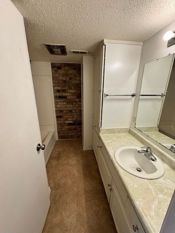 280 S Hill Avenue A108, Fayetteville, AR 72701