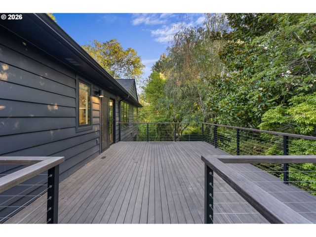 3868 Sw BRIDLEMILE Ln, Portland, OR 97221
