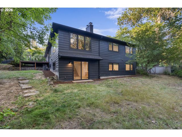 3868 Sw BRIDLEMILE Ln, Portland, OR 97221