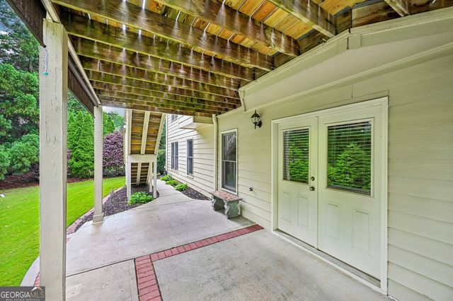 3923 Springtree Lane, Hoschton, GA 30548