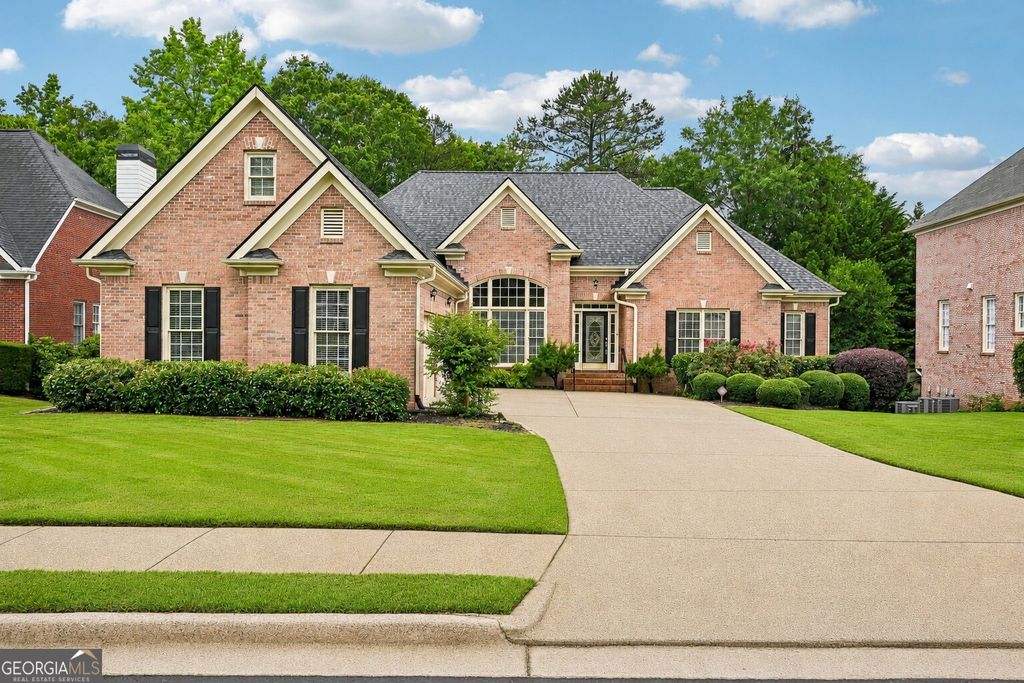3923 Springtree Lane, Hoschton, GA 30548
