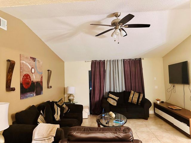 637 SE THORNHILL Drive, Port St. Lucie, FL 34983