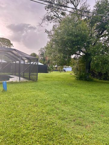 637 SE THORNHILL Drive, Port St. Lucie, FL 34983