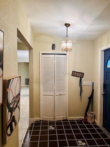 637 SE THORNHILL Drive, Port St. Lucie, FL 34983