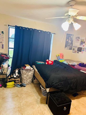 637 SE THORNHILL Drive, Port St. Lucie, FL 34983
