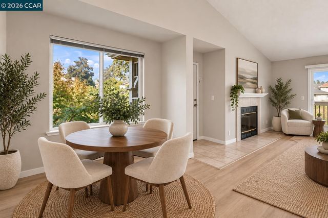 228 Lakeshore Court, Richmond, CA 94804