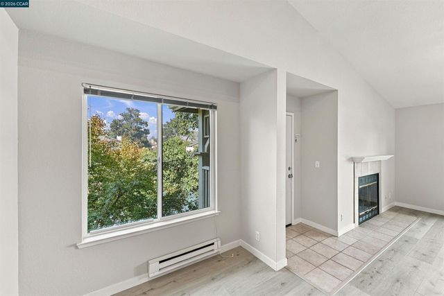 228 Lakeshore Court, Richmond, CA 94804