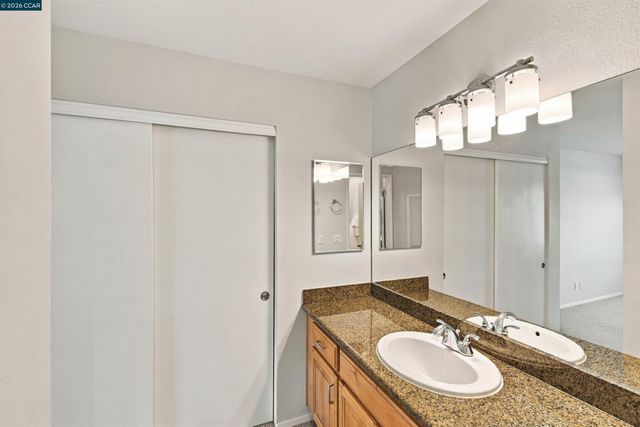 228 Lakeshore Court, Richmond, CA 94804