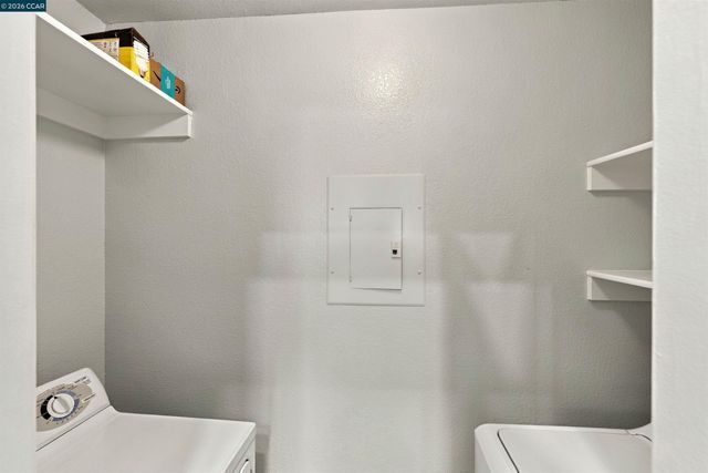 228 Lakeshore Court, Richmond, CA 94804