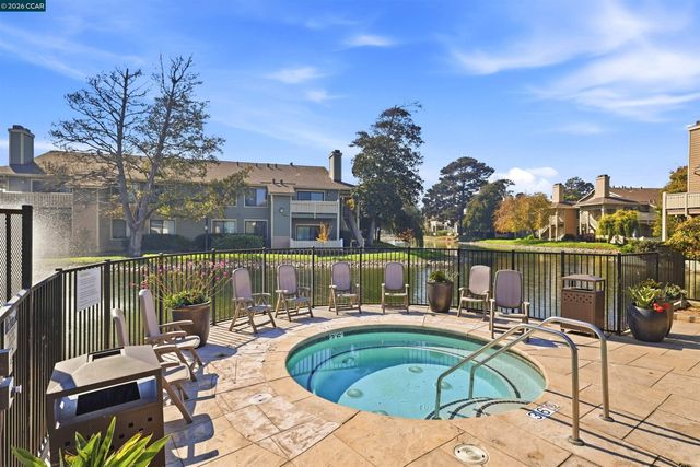 228 Lakeshore Court, Richmond, CA 94804