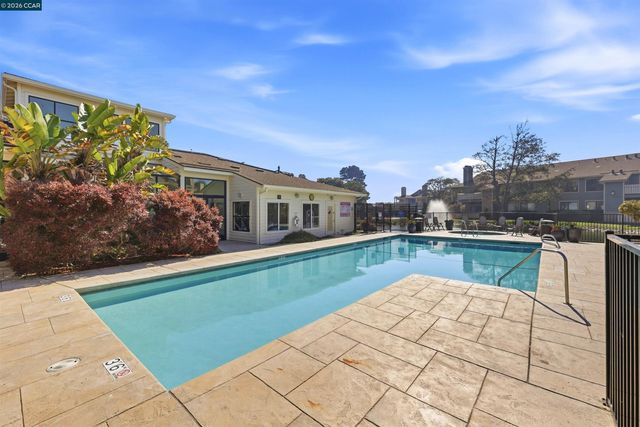 228 Lakeshore Court, Richmond, CA 94804