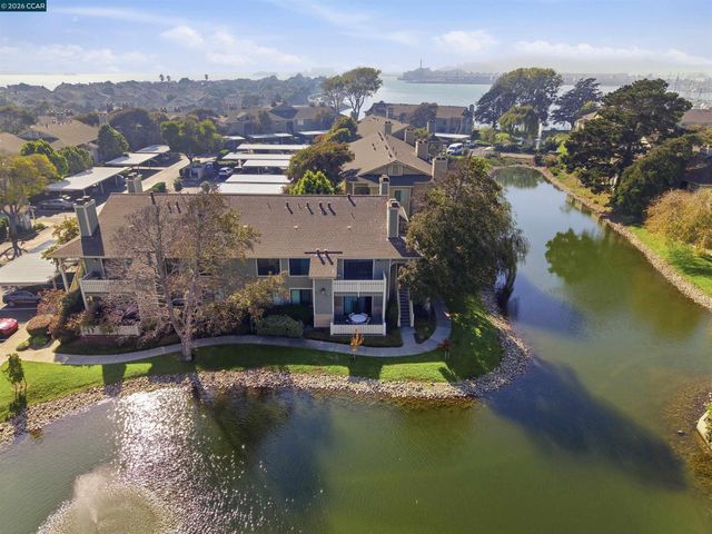 228 Lakeshore Court, Richmond, CA 94804