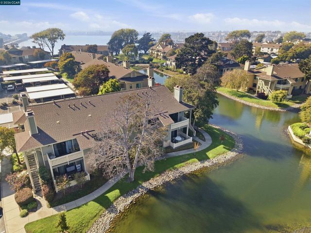 228 Lakeshore Court, Richmond, CA 94804