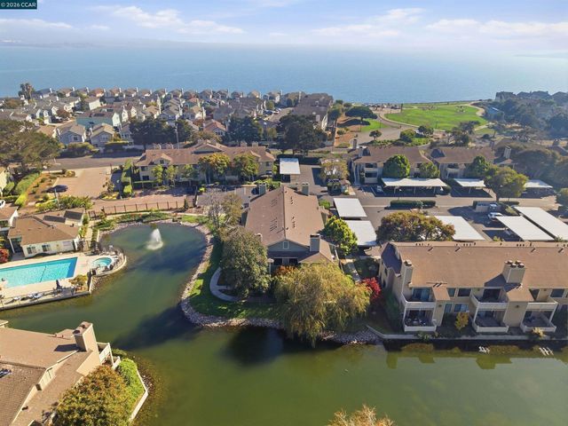 228 Lakeshore Court, Richmond, CA 94804