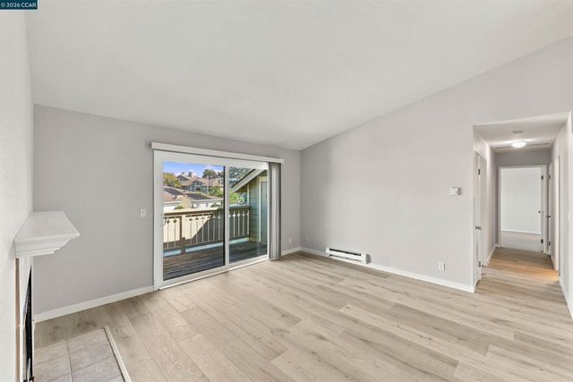 228 Lakeshore Court, Richmond, CA 94804