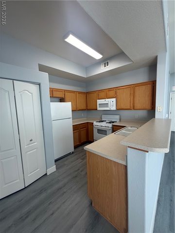 700 CARNEGIE Street 1711, Henderson, NV 89052