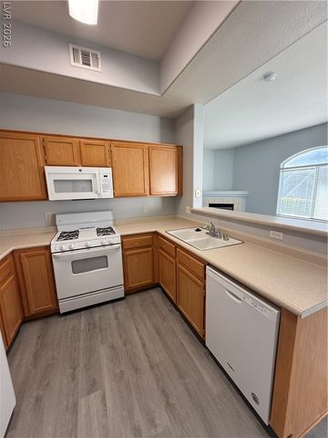 700 CARNEGIE Street 1711, Henderson, NV 89052