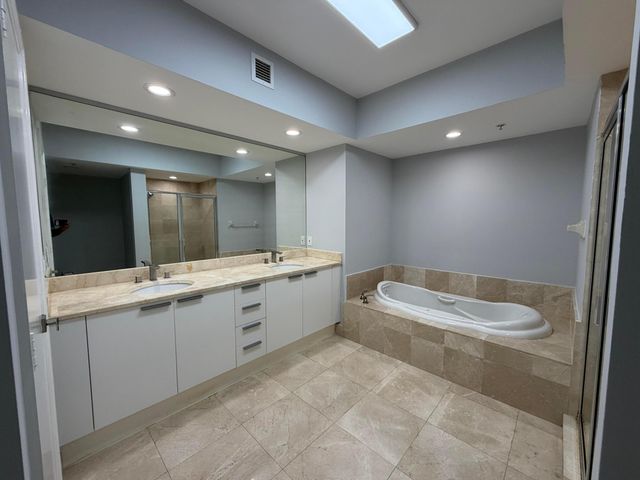 15051 Royal Oaks Lane 1603, North Miami, FL 33181