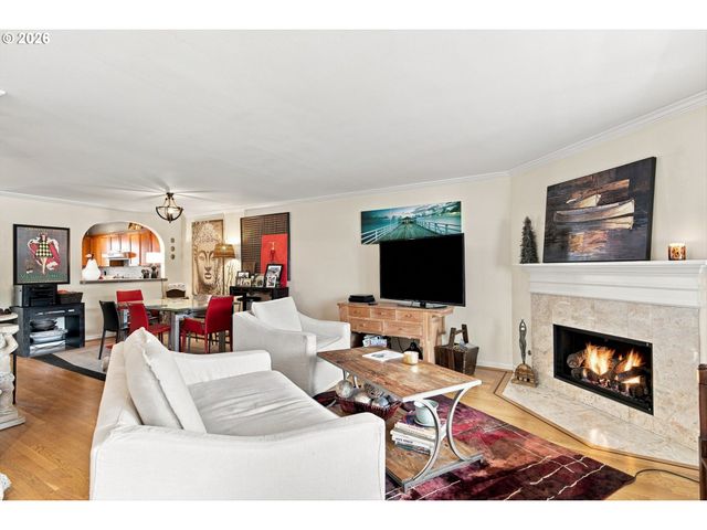 615 Se LINN St D, Portland, OR 97202
