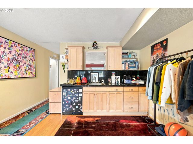 615 Se LINN St D, Portland, OR 97202
