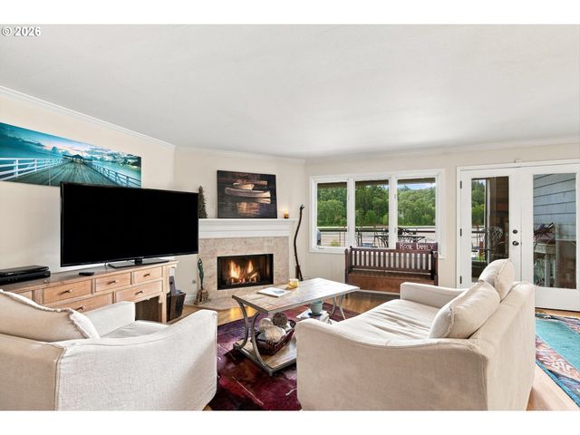 615 Se LINN St D, Portland, OR 97202