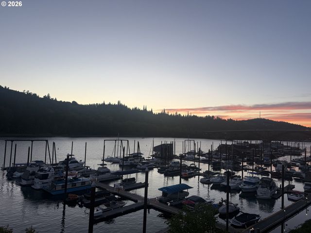 615 Se LINN St D, Portland, OR 97202