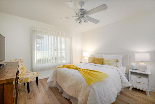 156 Falls Court, Palm Desert, CA 92211