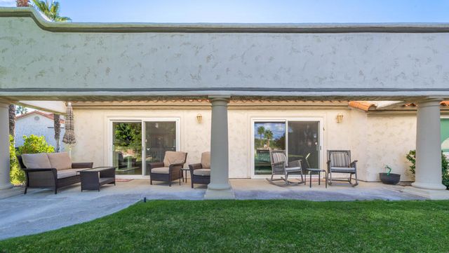 156 Falls Court, Palm Desert, CA 92211