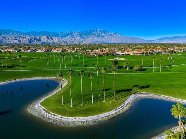 156 Falls Court, Palm Desert, CA 92211