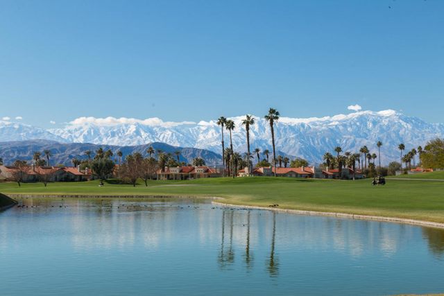 156 Falls Court, Palm Desert, CA 92211