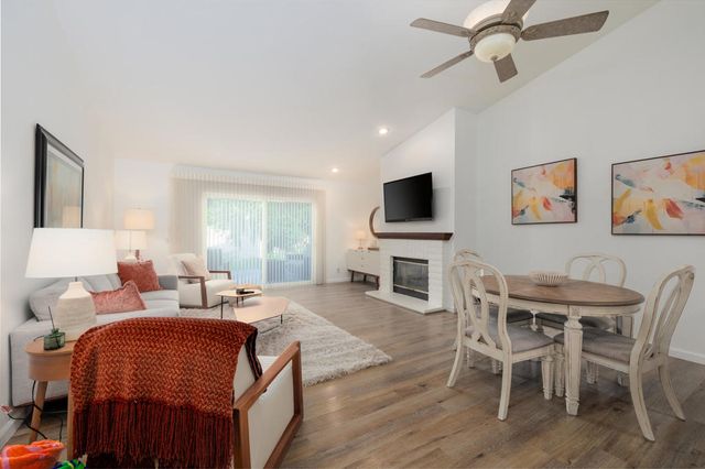 156 Falls Court, Palm Desert, CA 92211