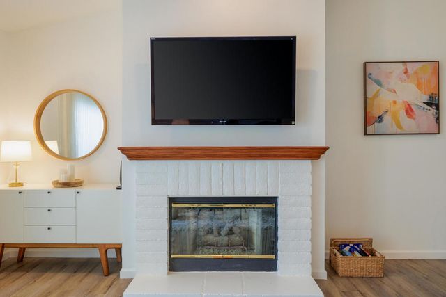 156 Falls Court, Palm Desert, CA 92211