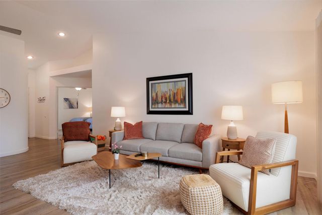 156 Falls Court, Palm Desert, CA 92211