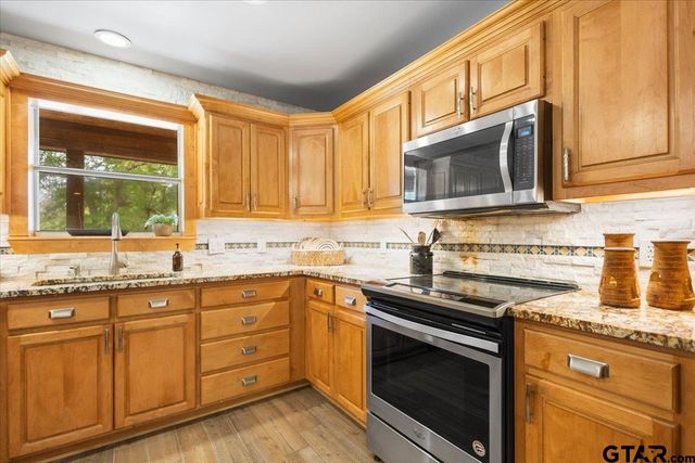 16736 County Road 4199, Lindale, TX 75771