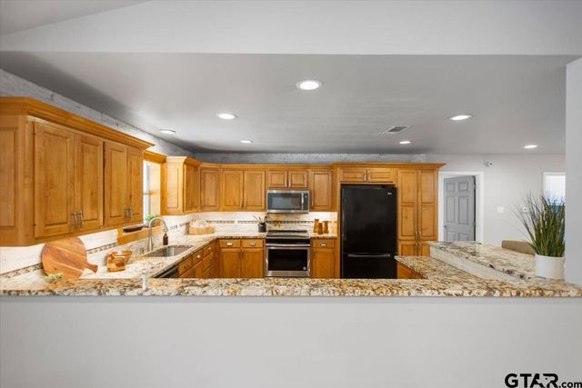 16736 County Road 4199, Lindale, TX 75771