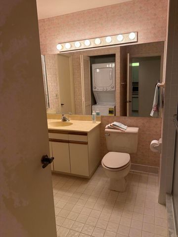 10107 Mangrove Drive, Boynton Beach, FL 33437